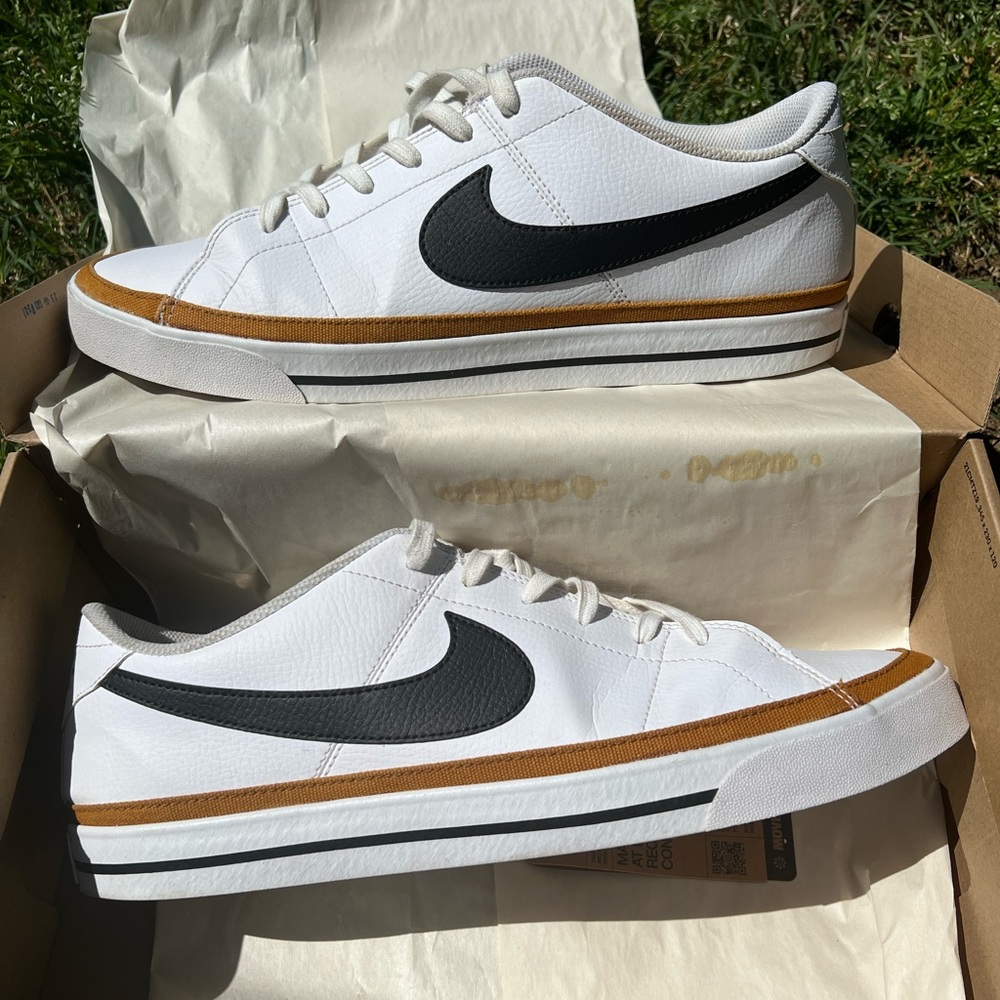 Men’s Nike Court Legacy size 14 EUC